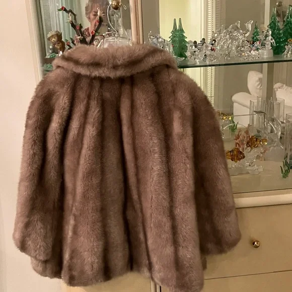 Luxurious Brown Faux Fur Coat - Picture 2 of 3